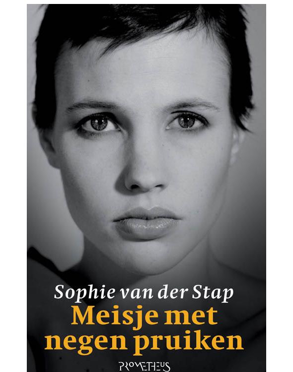 Meisje met negen pruiken